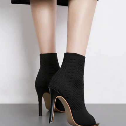 Elara Peep-Toe Heel (Black)