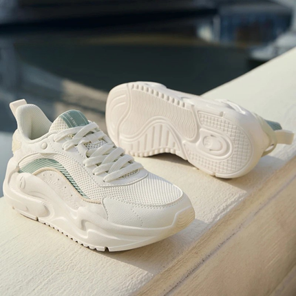 Luna Sneaker (White/Green)