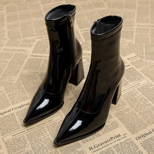Gwendolyn Ankle Boots (Black)